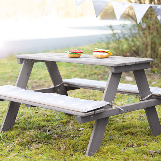 Children's Seating Set 'Outdoor+', Wetterfeste Seating Set 'Picknick for 4', Made of Solid Wood, Grey – Lifestyle Image (2/8)