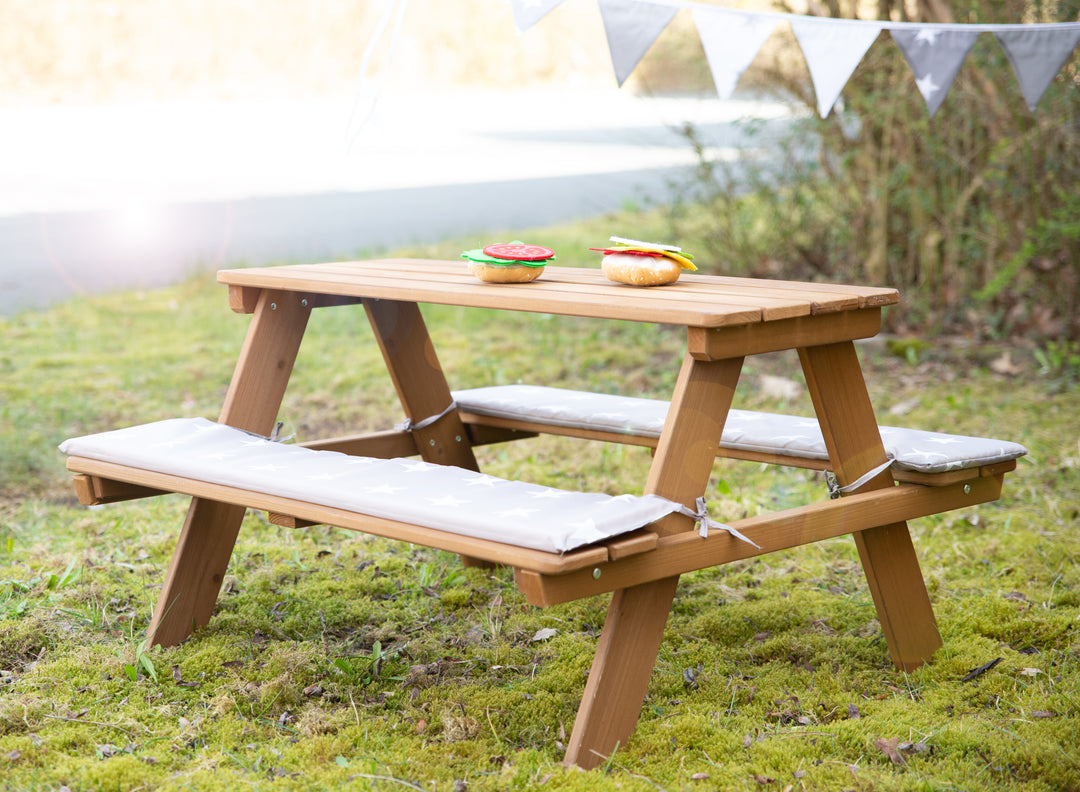 Children's Seating Set 'Outdoor+', Wetterfeste Seating Set 'Picknick for 4', Solid Wood, Teak Look – Lifestyle Image (7/11)