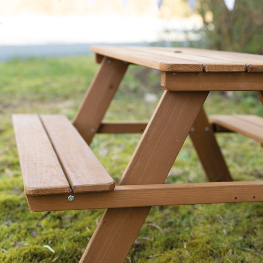 Kindersitzgruppe 'Outdoor+', wetterfeste Sitzgarnitur 'Picknick for 4', Massivholz, Teak-Optik – Detailbild (2/11)