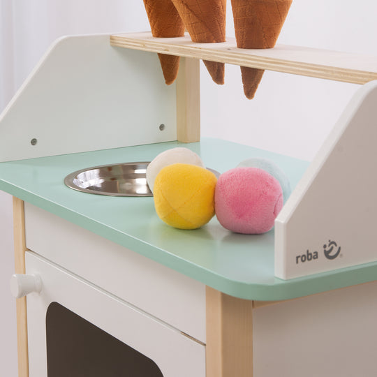 Stand de glaces en bois, avec accessoires, 3 cornets de glace en tissu, 6 boules de glace en tissu en peluche, à partir de 3 ans – Photo de détail (13/13)