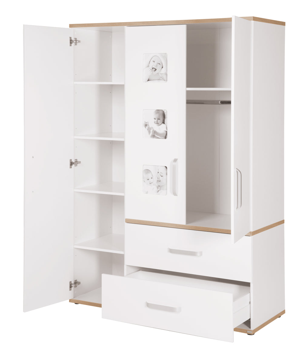 Kleiderschrank 'Pia', 3-türig, inkl. 3 Bilderrahmen, Baby- & Kinderzimmer, Eiche 'San Remo' – Freisteller (2/5)
