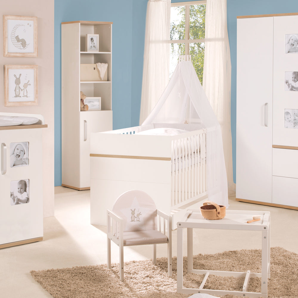 Kombi-Kinderbett 'Pia', 70 x 140 cm, weiß, höhenverstellbar/ umbaubar, 3 Schlupfsprossen, – Milieubild (2/7)