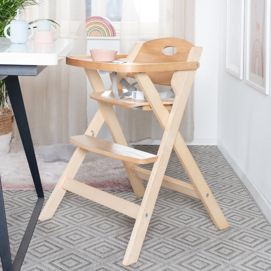 Klapphochstuhl 'Fold Up Smart' - Salvaspazio & pieghevole, seggiolone per neonati e bambini, legno naturale – Foto d'ambiente (2/9)