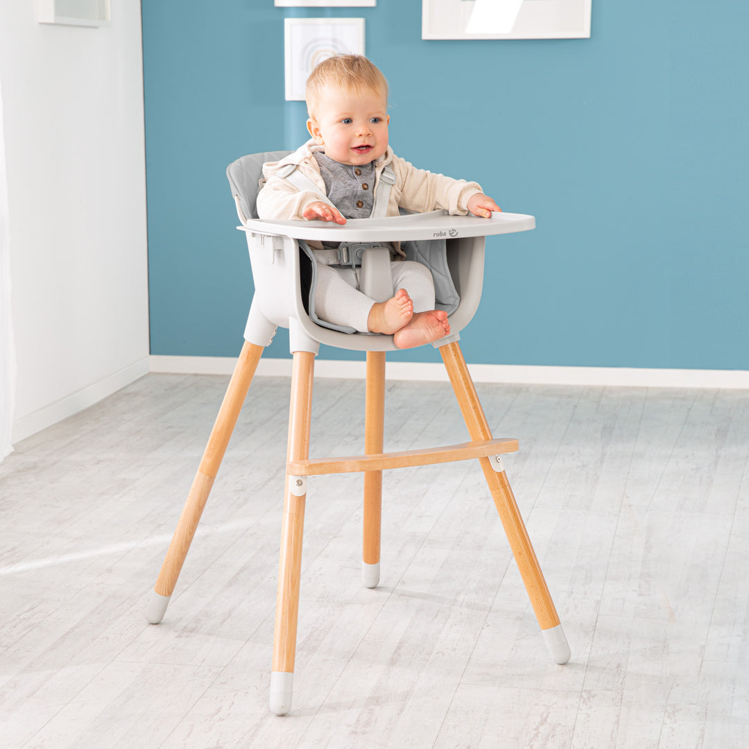 2 In 1 seggiolone & sedia per bambini 'Style Up wood' incl. imbottitura della seduta in grigio – Foto d'ambiente (7/12)