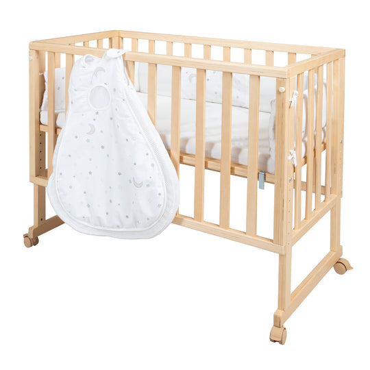 Culla 'safe asleep®' 3 in 1, 'Sternenzauber', lettino da co-sleeping, lettino & panca, naturale, incl. accessori – Ritaglio (1/11)