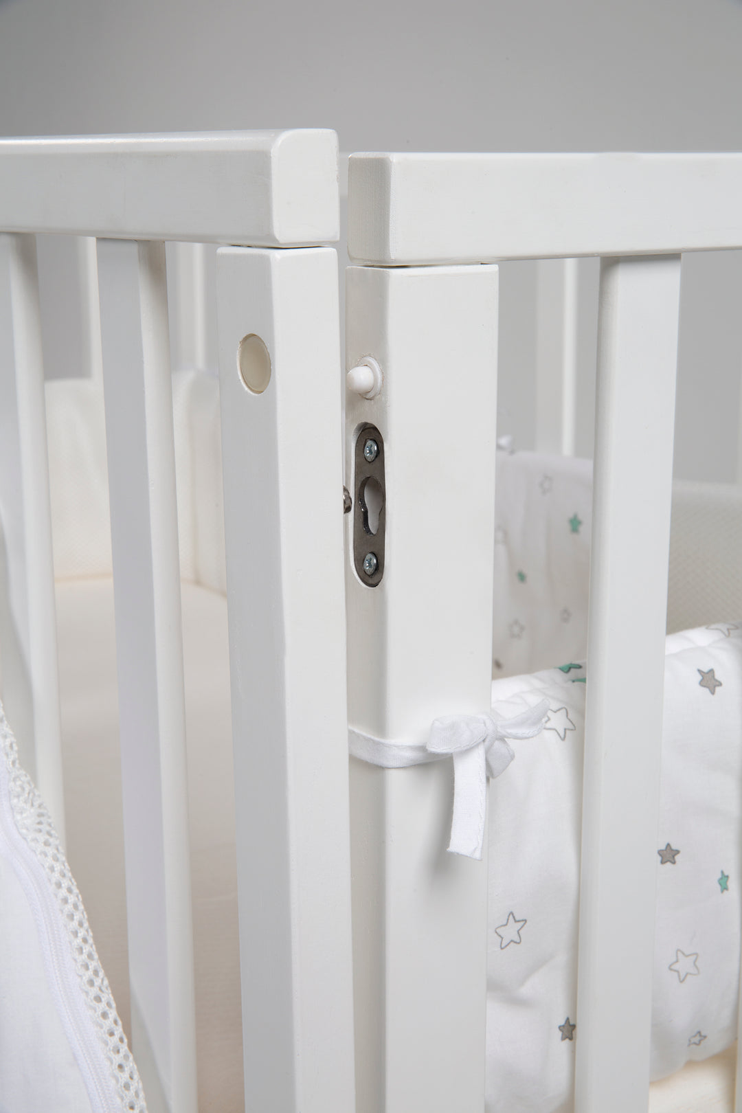 Culla 'safe asleep®' 3 in 1, 'Sternenzauber', lettino da co-sleeping bianco, lettino & panca, incl. accessori – Foto di dettaglio (9/11)