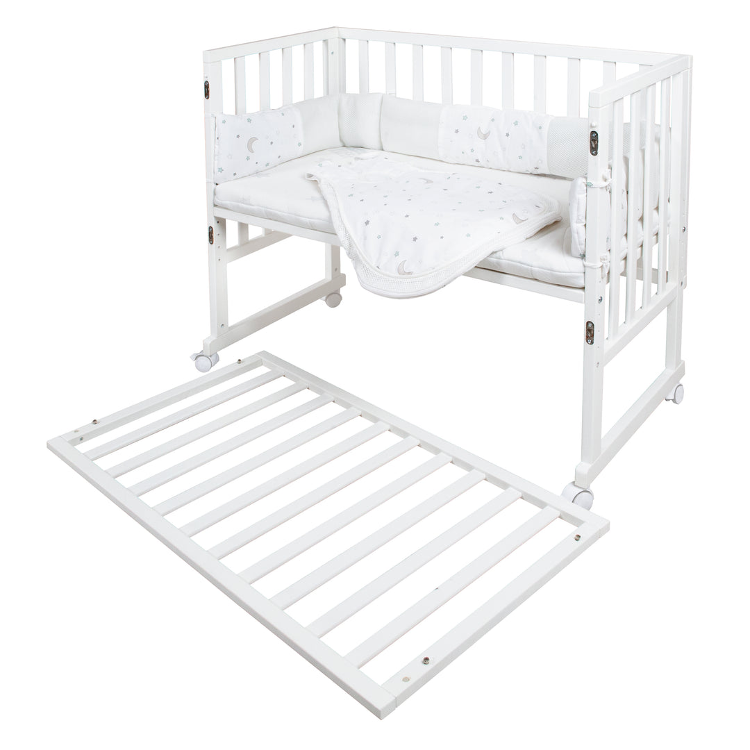 Culla 'safe asleep®' 3 in 1, 'Sternenzauber', lettino da co-sleeping bianco, lettino & panca, incl. accessori – Ritaglio (4/11)