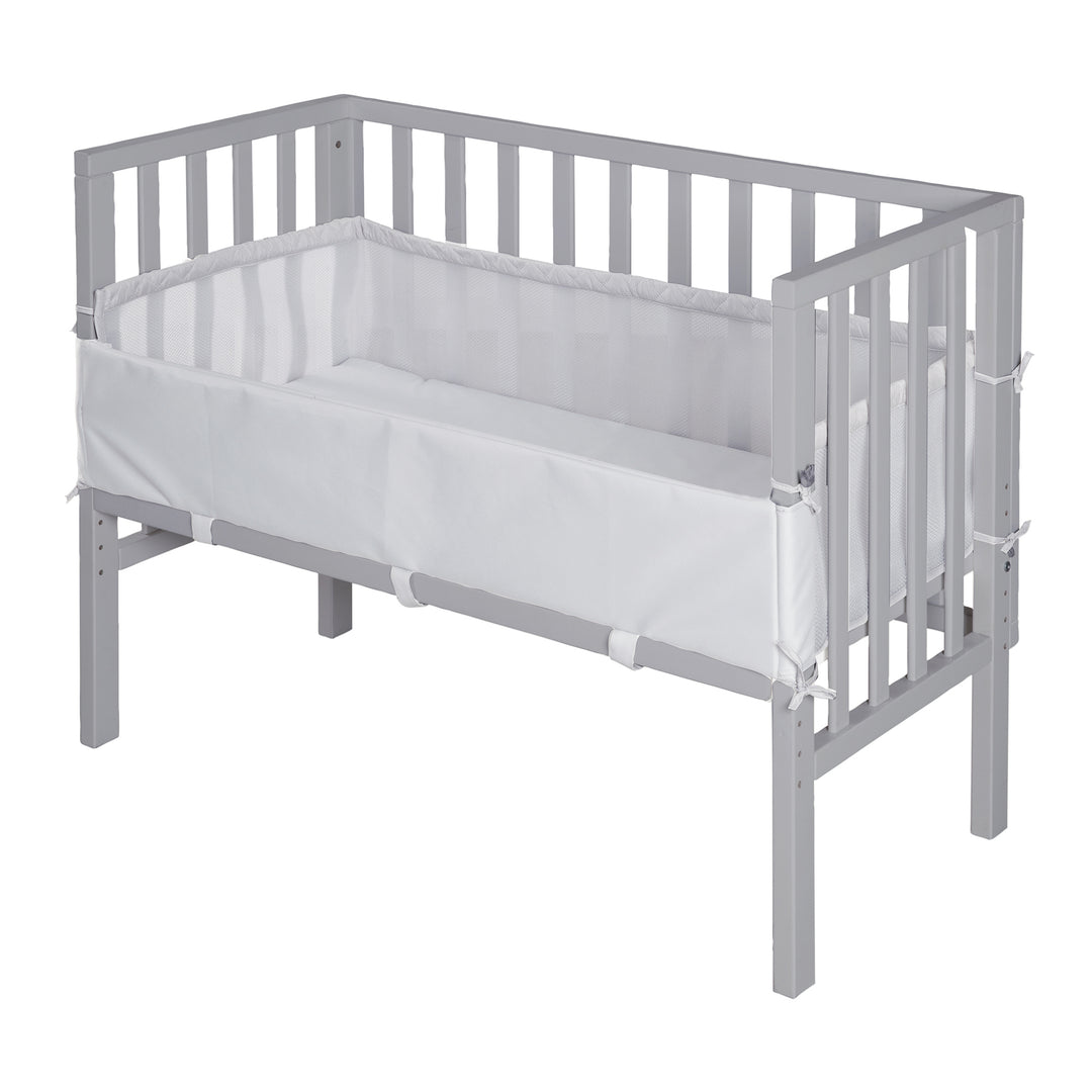 2in1 Beistellbett 'roba Style' inkl. Matratze 45x90, Mesh-Nestchen & Barriere - Holz taupe – Freisteller (1/8)