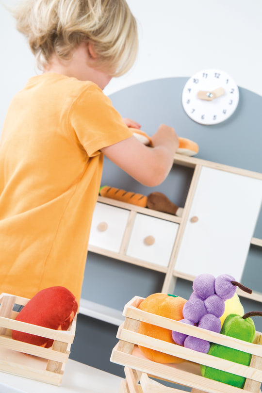 Marchande pour enfants, marchande en bois, stand de vente avec comptoir et comptoir latéral – Photo d'ambiance (16/17)